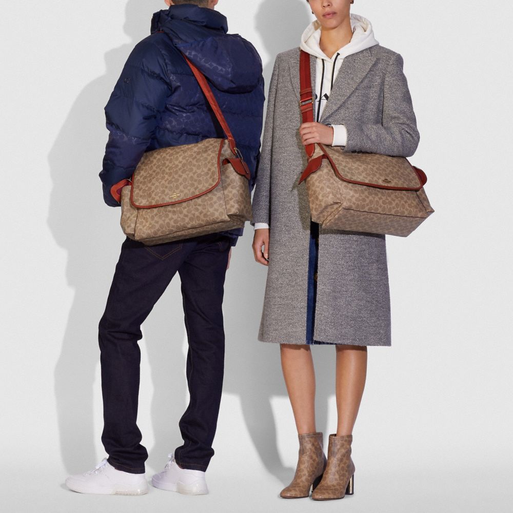 Női COACH® Baby Messenger In Signature Canvas Kézitáska Barna Piros | HUOKQ819