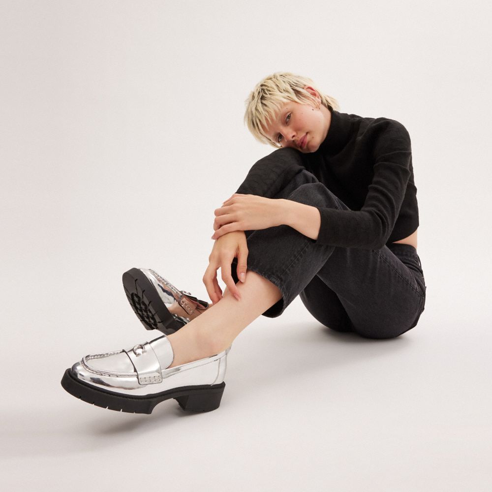 Női COACH® Leah In Metallic Loafer Titán | HULIO341