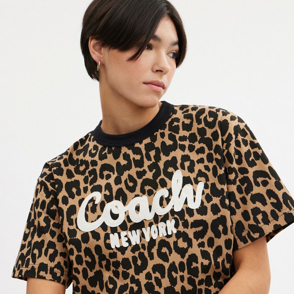 Női COACH® Leopard Cursive Signature Cropped Póló Leopárd | HUFDI502