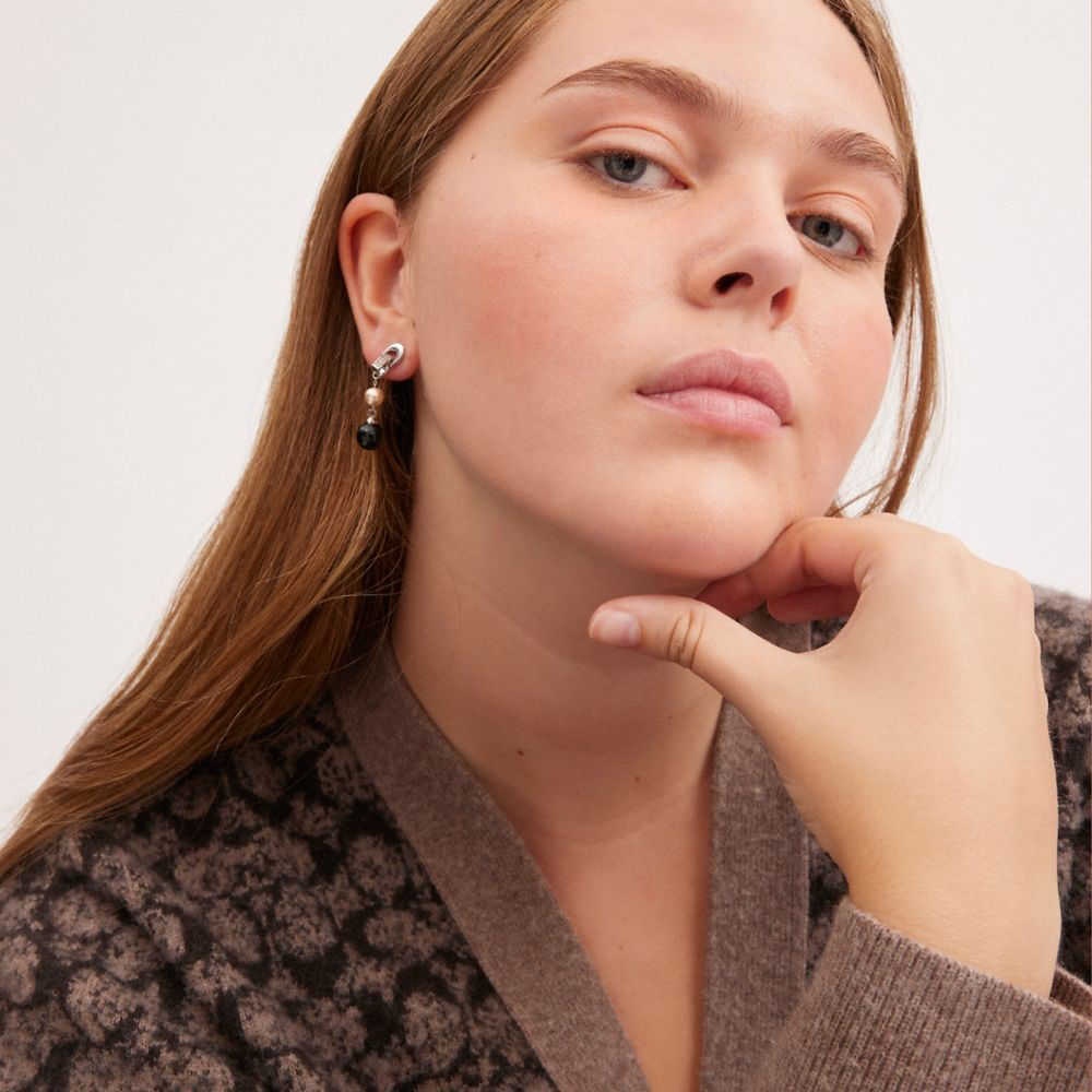 Női COACH® Signature Chain Pearl Drop Earring Titán Rózsaszín Színes | HUAHO557