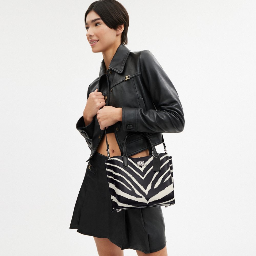 Női COACH® Willow 24 With Zebra Print Tote Titán | HUVRQ954